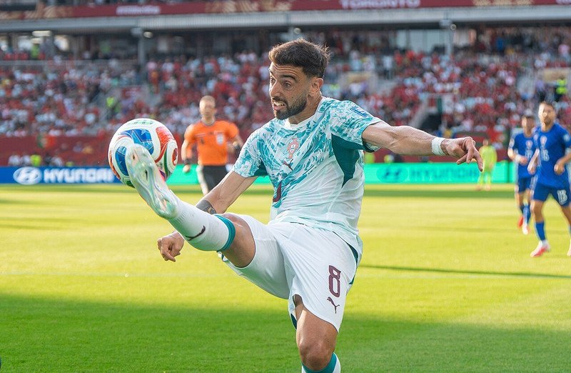 Bruno Fernandes controls the ball for Portugal against Croatia at the 2026 FIFA World Cup