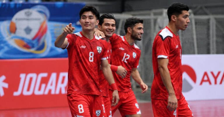 Afghanistan’s national futsal team, pictured in an earlier match, have slipped from 21st to 22nd in the FIFA men’s futsal world rankings. Photo: AFF.