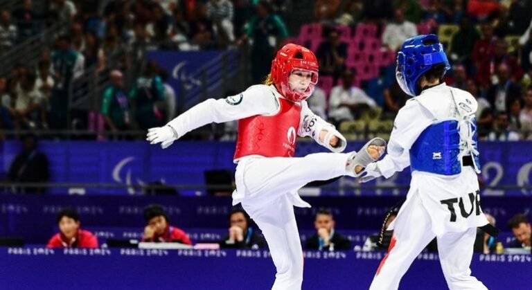 Zakia Khudadadi competing in para taekwondo